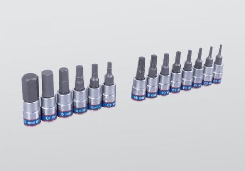 ZESTAW NARZĘDZI 1/4&quot; 31cz. NASADKI KRÓTKIE, 6-kąt. 4 - 13mm, T8 -T30, HEX 3 - 10 Z GRZECHOTKĄ I AKCESORIAMI, KASETA King To