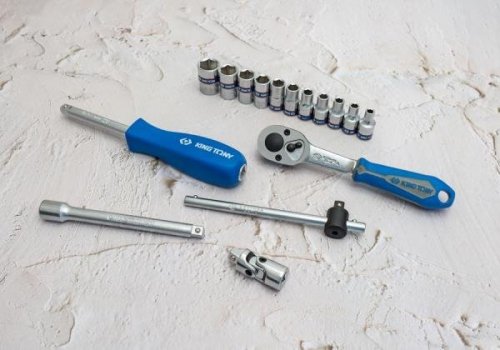 ZESTAW NASADEK 1/4&quot; 16cz. KRÓTKIE 6-kąt. 4 - 13mm Z GRZECHOTKĄ I AKCESORIAMI, KASETA King Tony