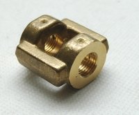Mufa mosiężna M10x1, rurka gwintowana wewnętrznie 28mm 
