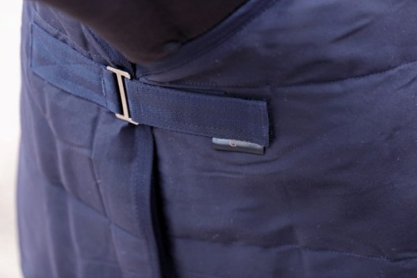 Podderka / Derka stajenna dla koni 2 w 1 Covalliero RugBe 100 g - granatowa
