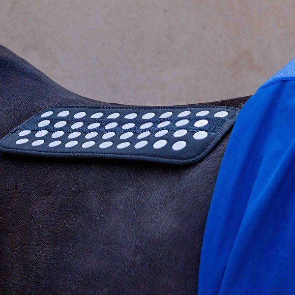 Derka terapeutyczna z matami do akupresury Accuhorsemat Cooler