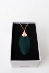 Vibrating necklace liberty leaf