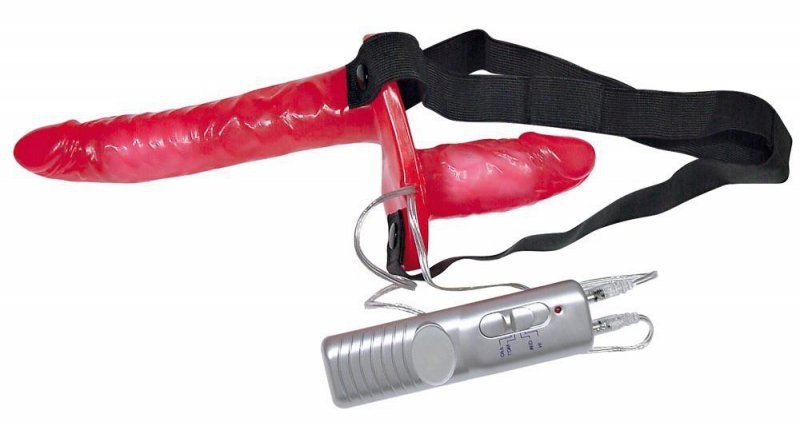 Strap-on z podwójnym wibratorem dildo sterowane pilotem dla lesbijek