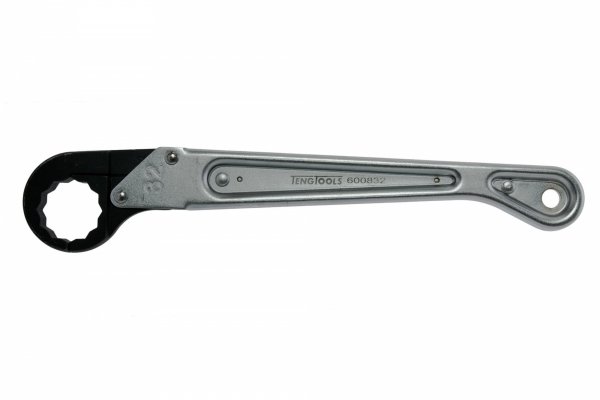 Klucz oczkowy zapadkowy otwierany 32 mm