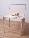Newborn posing station - stół do pozycjonowania noworodków dla fotografa 