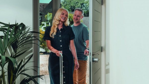 YALE HOME Inteligentny zamek L2 Lite Czarny 05/109100/MB