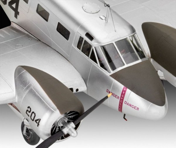 Revell Model plastikowy Samolot Beechcraft model 18 1/48