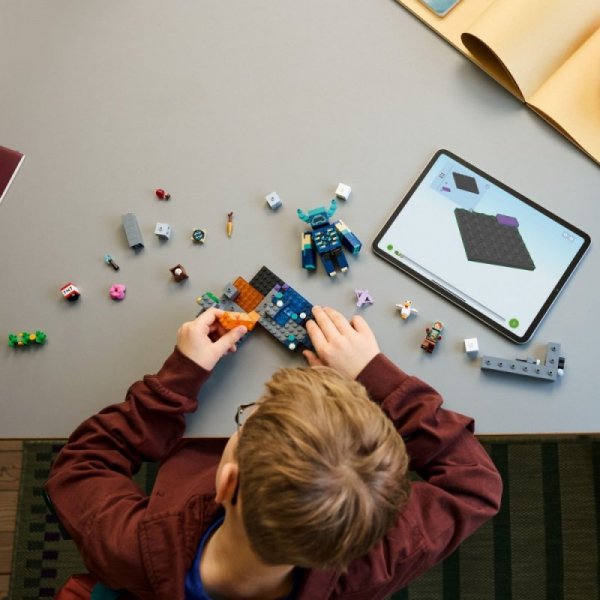 LEGO Klocki Minecraft 21274 Spotkanie ze strażnikiem