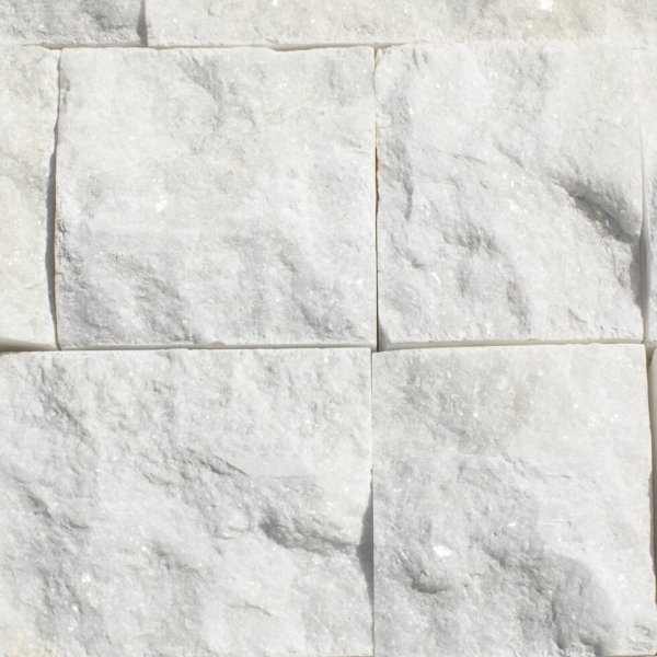 Marmuru Bianco Neve, powierzchnia łupana, grubość 3 cm