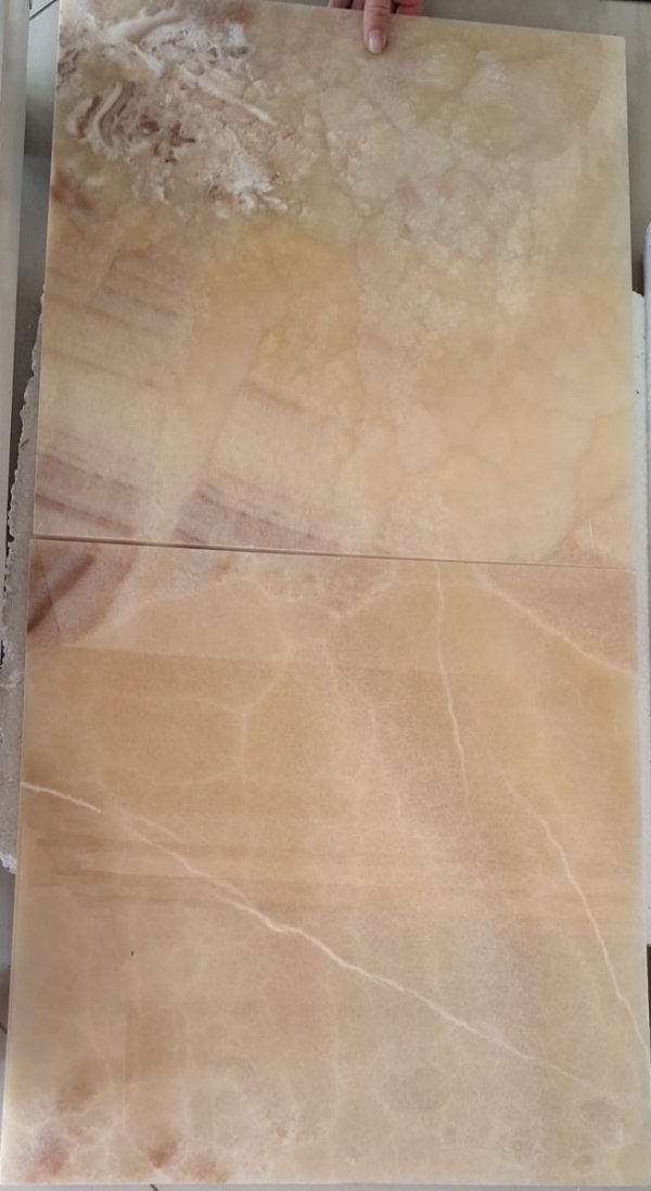 Płytki Onyx Honey – polerowane 43x43x1,25 cm