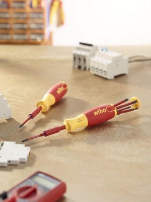 WKRĘTAK Z MAGAZYNKIEM BITÓW LIFTUP ELECTRIC