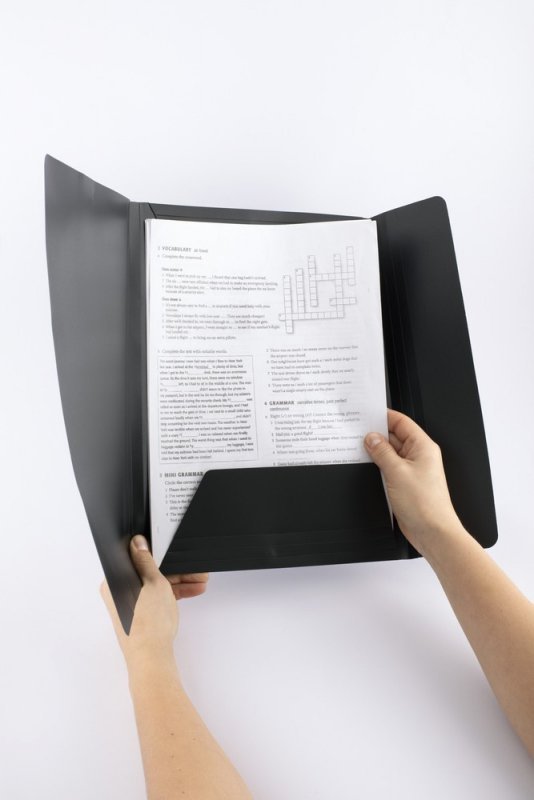 TECZKA Z GUMKĄ A4 D.RECT CZARNA PP 450MIC
