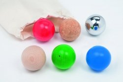Zestaw kulek z różnych materiałów - zabawka sensoryczna