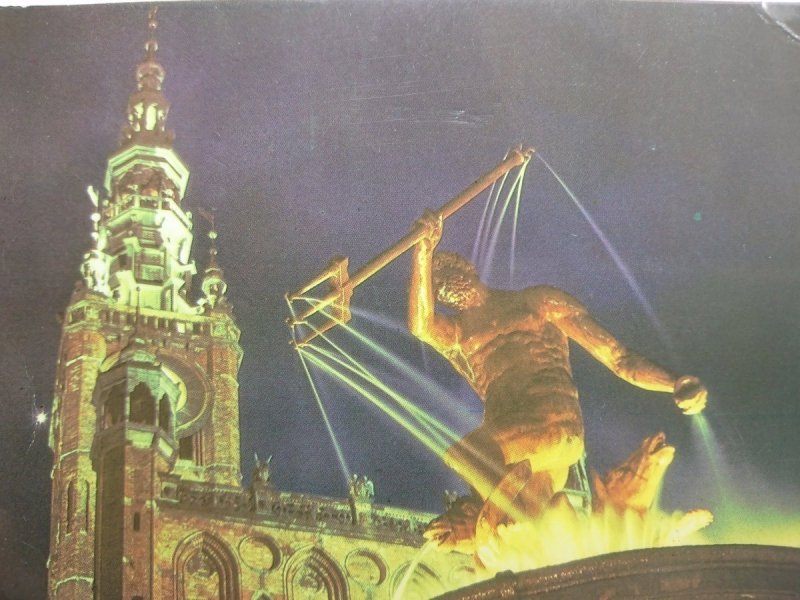 GDAŃSK. FONTANNA NEPTUNA I WIEŻA... FOT. KAMIŃSKI