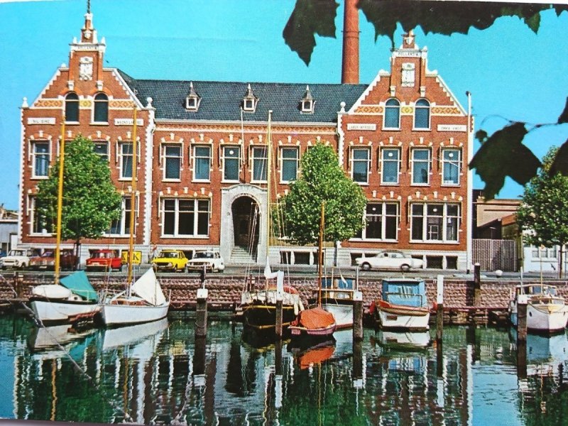 VLAARDINGEN. OOSTHAVENKADE MET HOLLANDIAGEBOUW