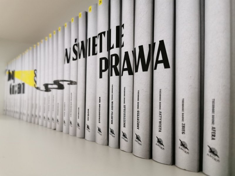 W świetle prawa - John Grisham KOMPLET 30 TOMÓW