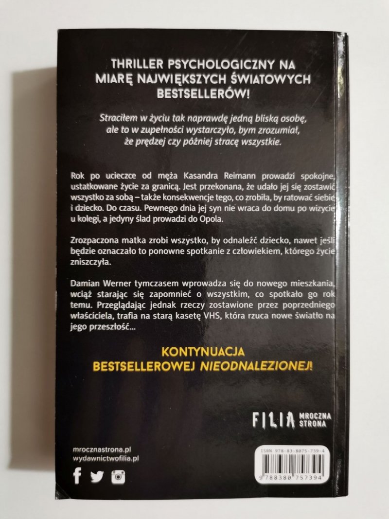NIEODGADNIONA - Remigiusz Mróz 