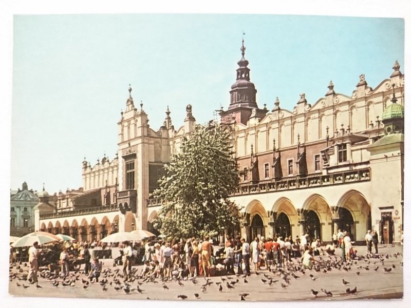 KRAKÓW. RYNEK GŁÓWNY – SUKIENNICE FOT. E. PASZKOWSKA
