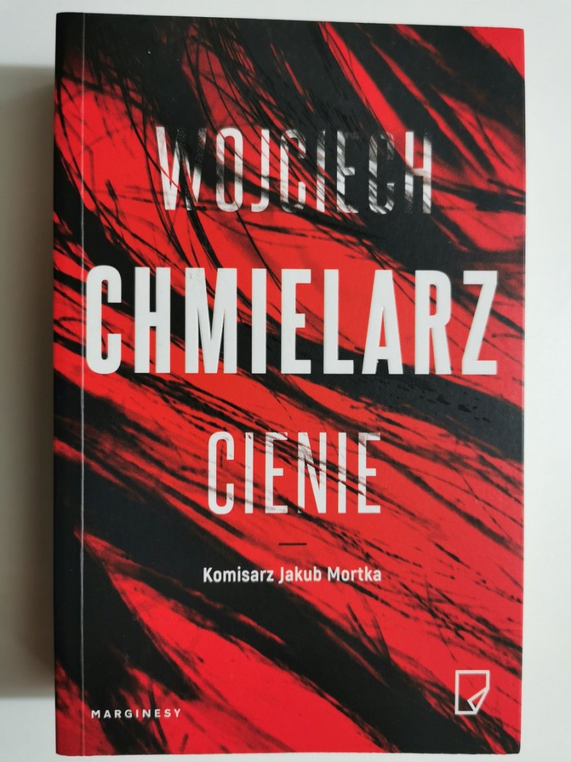 CIENIE - Wojciech Chmielarz