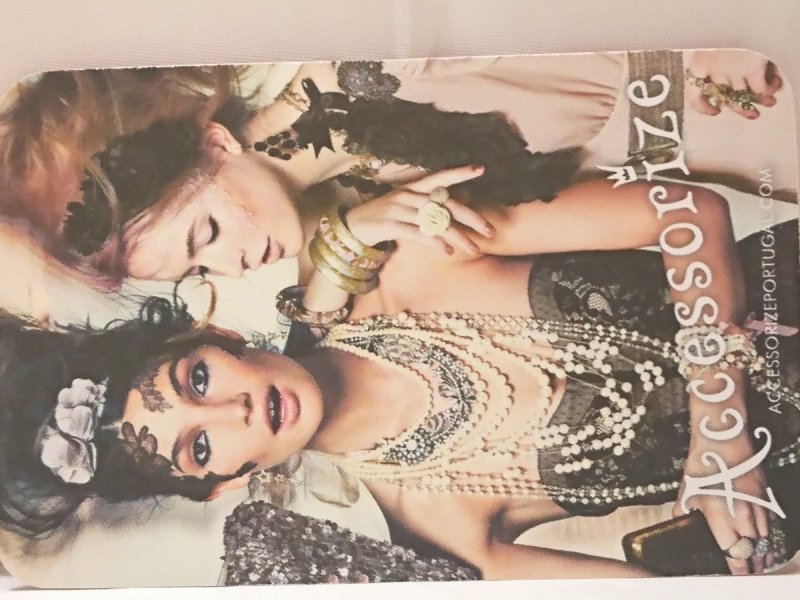ACCESSORIZE. CALENDARIO 2011