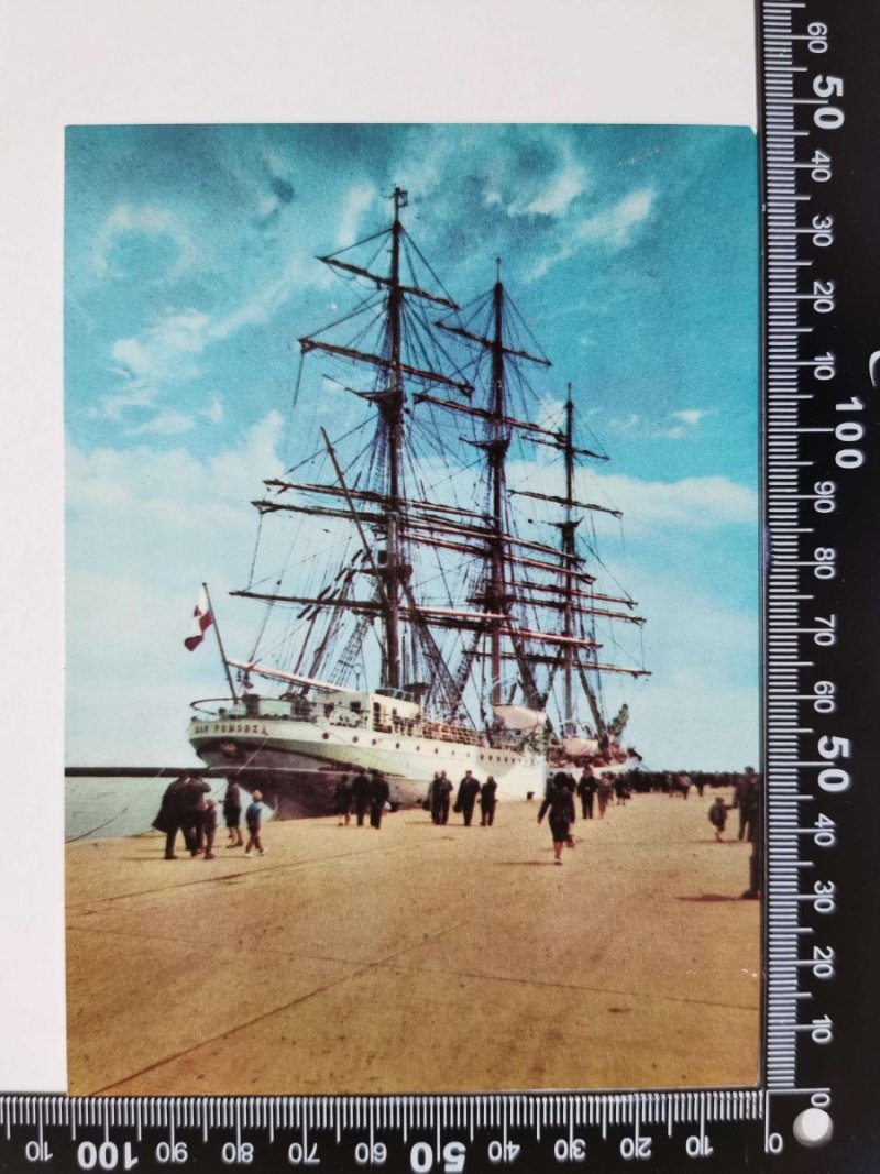 GDYNIA. STATEK SZKOLNY DAR POMORZA