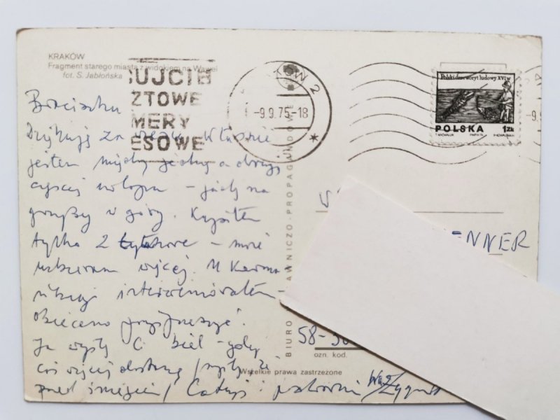 KRAKÓW. FRAGMENT STAREGO MIASTA Z WIDOKIEM NA WAWEL FOT. JABŁOŃSKA