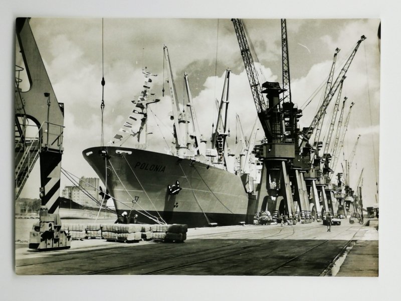 ZDJĘCIE. STATEK W PORCIE – POLONIA  Fot. Janusz Uklejewski 
