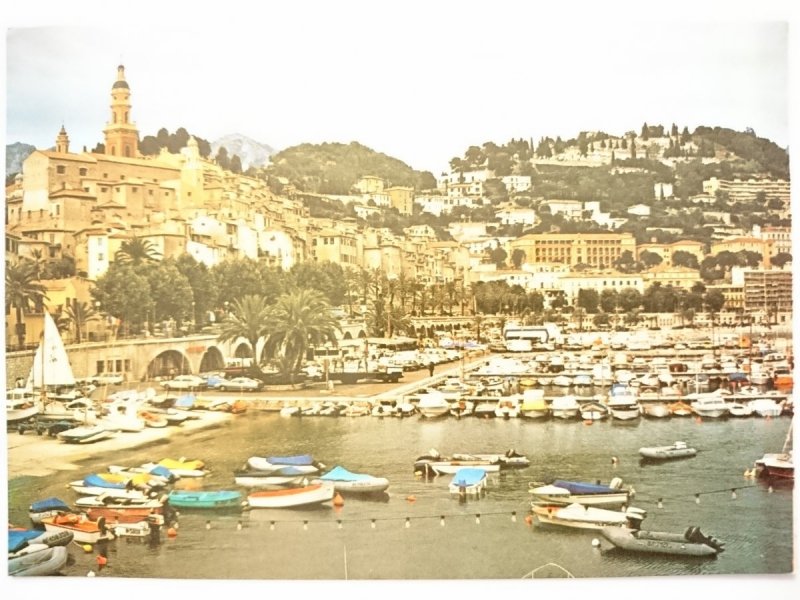 MENTON. LE PORT ET LA VIEILLE VILLE