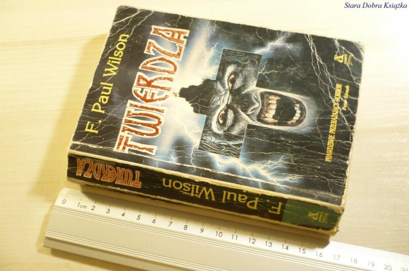TWIERDZA - F. Paul Wilson 1990