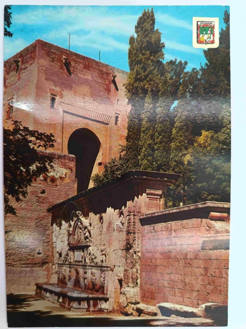 GRANADA ALHAMBRA PILAR DE CARLOS V