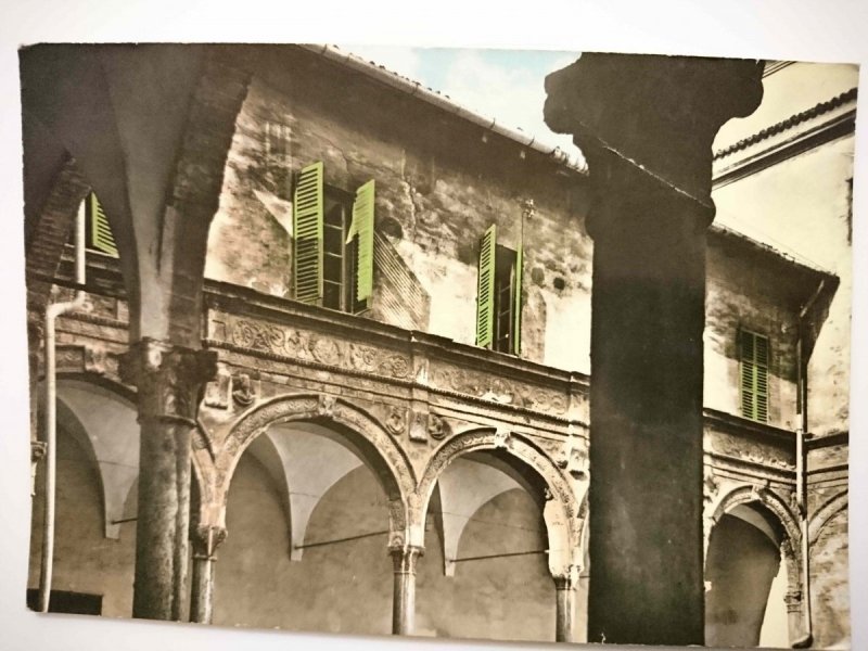 PIACENZA – CORTILE DI PALAZZO LANDI