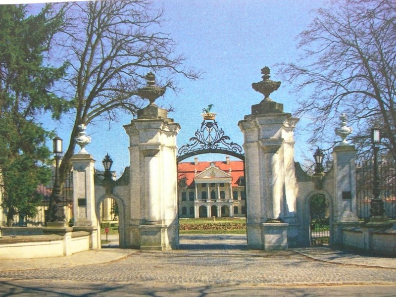 MUZEUM ZAMOYSKICH W KOZŁÓWCE FOT. CHLEBIŃSKI
