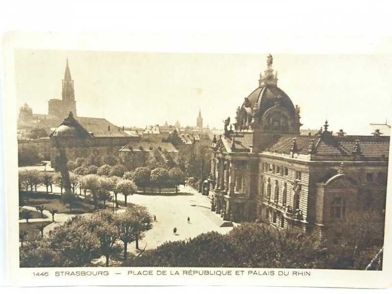 STRASBOURG - PLACE DE LA REPUBLIQUE ET PALAIS DU