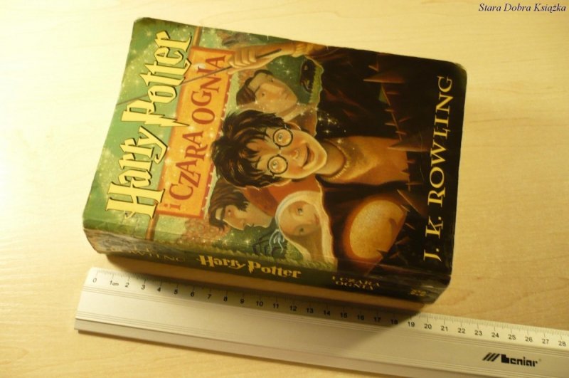 HARRY POTTER I CZARA OGNIA - J. K. Rowling (2001)