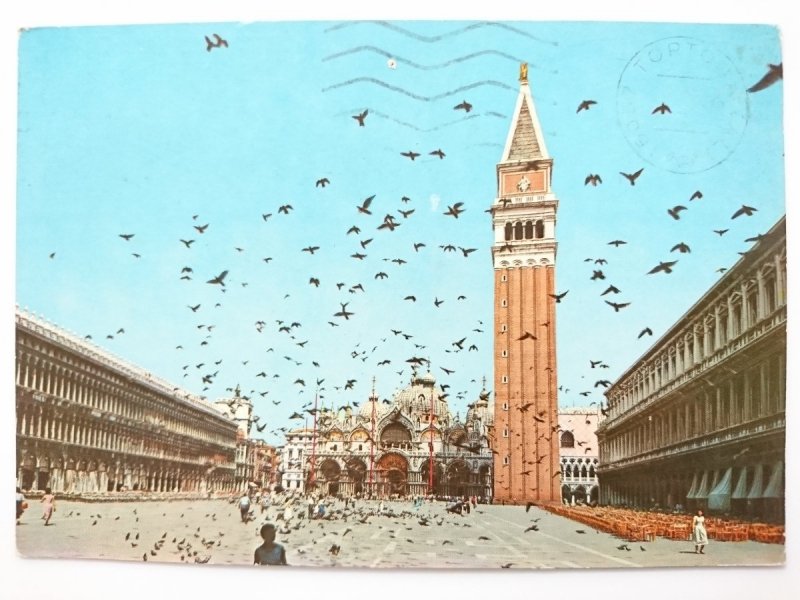 VENEZIA. PIAZZA S. MARCO – VOLO DI COLOMBI