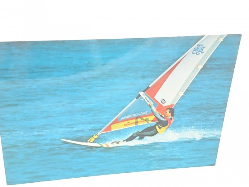 DIAMOND HEADLINE. SURFER