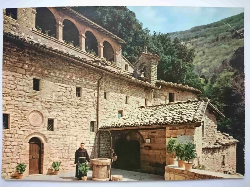 ASSISI. EREMO DELLE CERCERI IL CHIOSTRO