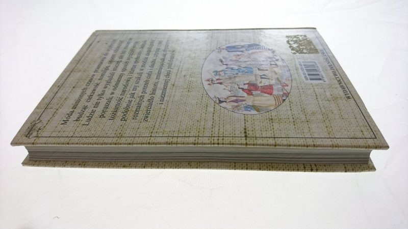 O MODACH I STROJACH Małgorzata Możdżyńska-Nawotka