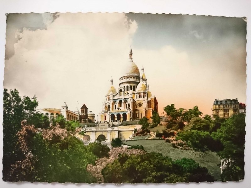 PARIS. EN FLANANT. BASILIQUE DU SACRE-COEUR DE MONTMARTRE