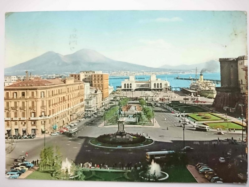 NAPOLI – PIAZZA MUNICIPIO E STAZIONE MARITTIMA