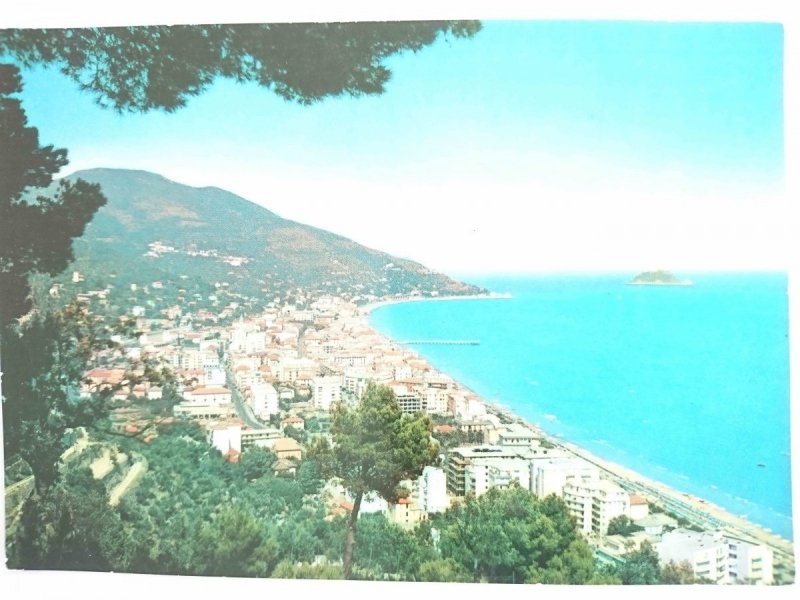 ALASSIO. RIVIERIA DEI FIORI – PANORAMA E ISOLA GALLINARA