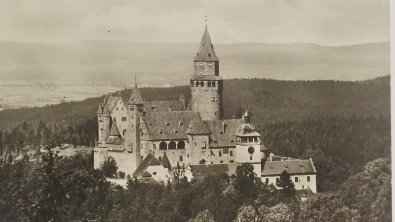 STATNI HRAD BOUZOV