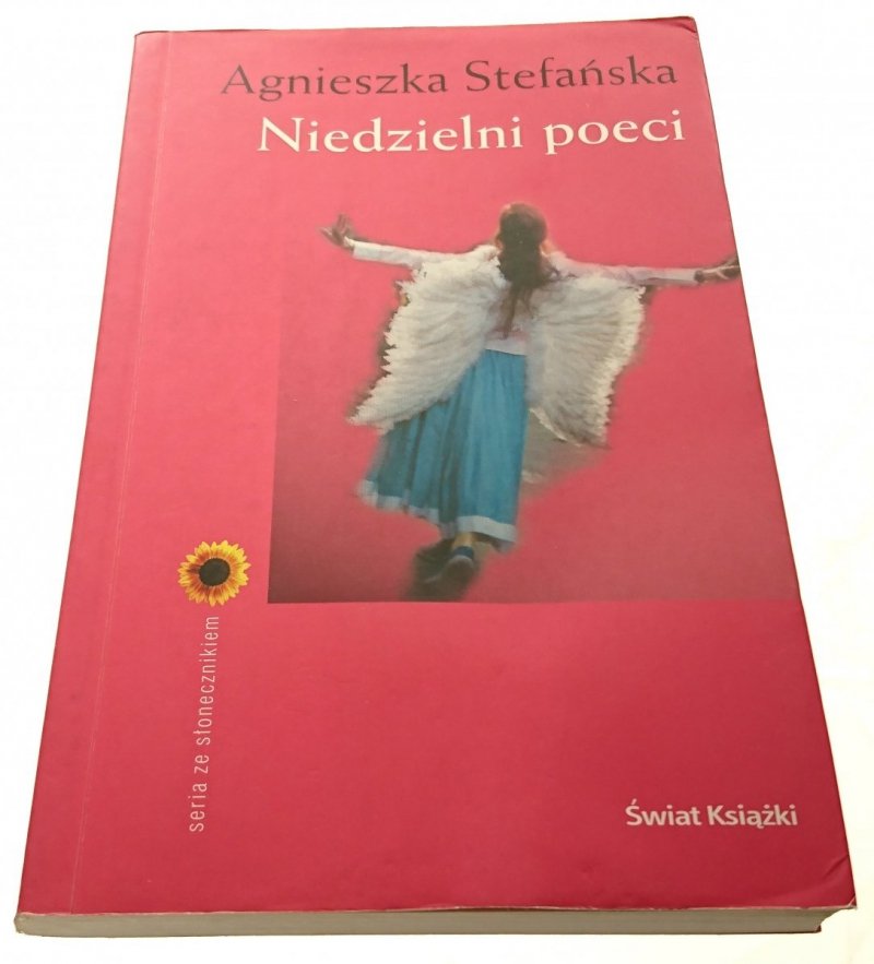NIEDZIELNI POECI - Agnieszka Stefańska (2004)