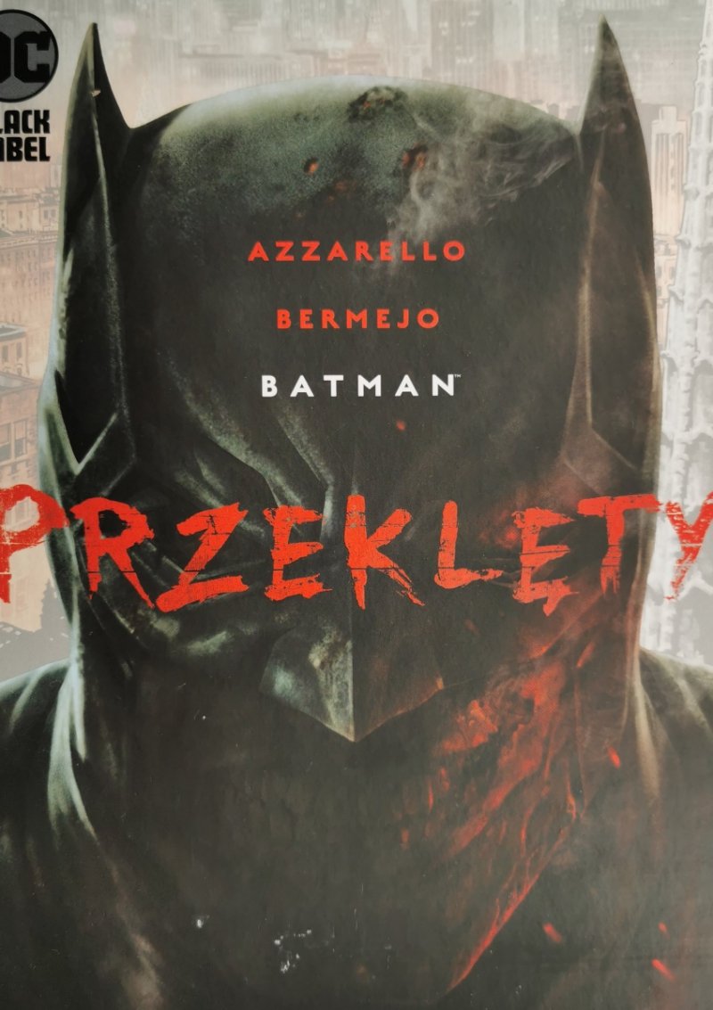 DC. BATMAN PRZEKLĘTY - Azzarello