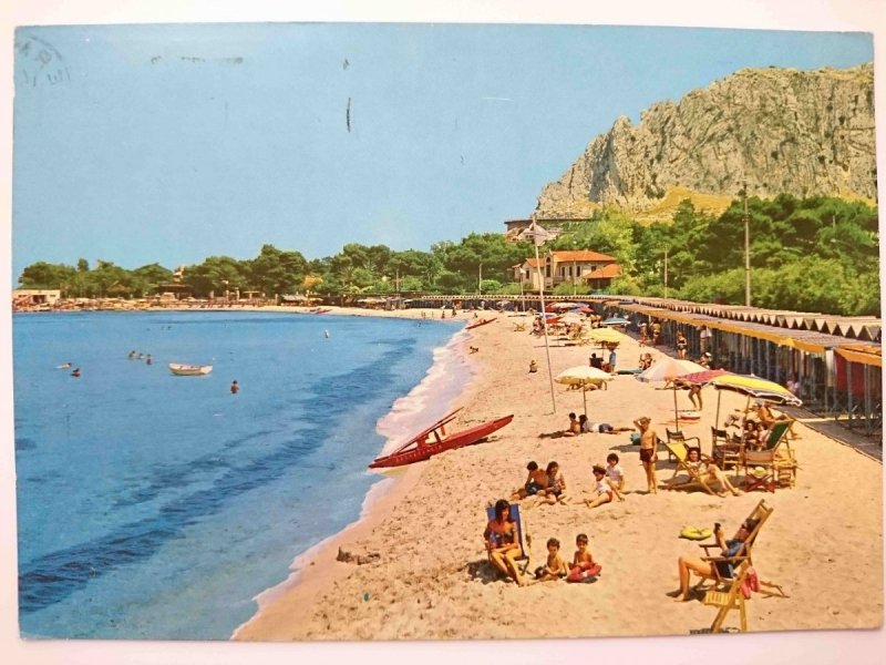 MONDELLO. SPIAGGIA