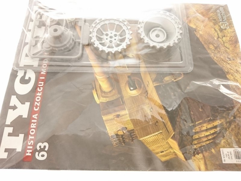 TYGRYS HISTORIA CZOŁGU I MODEL DO SKŁADANIA NR 063