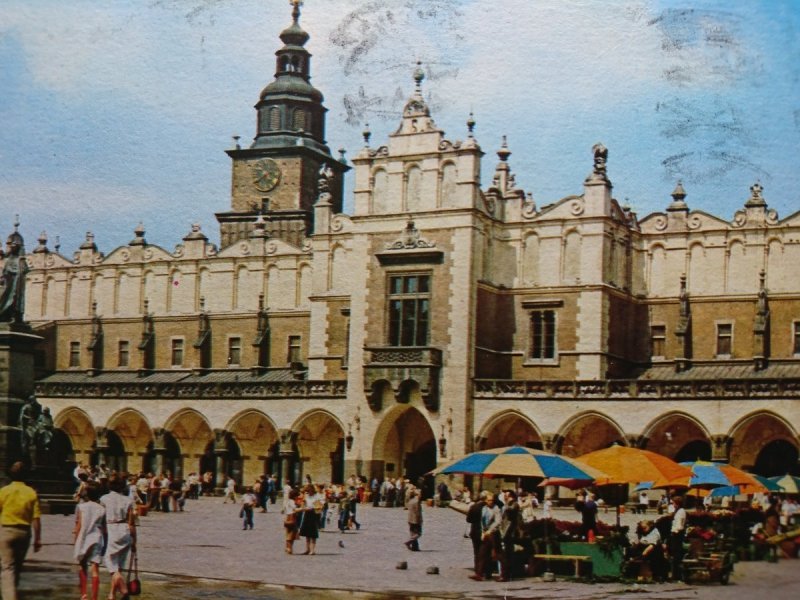 KRAKÓW. SUKIENNICE (XIV-XVI w.) FOT. JABŁOŃSCY