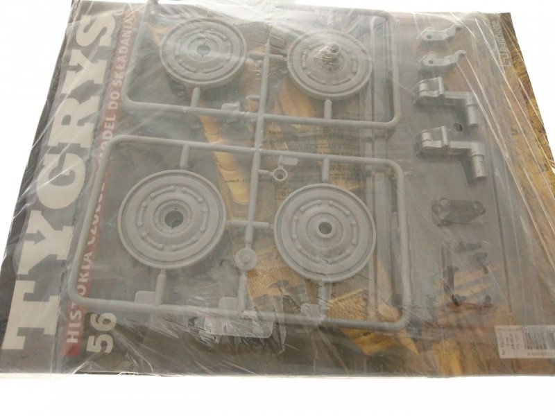 TYGRYS HISTORIA CZOŁGU I MODEL DO SKŁADANIA NR 056