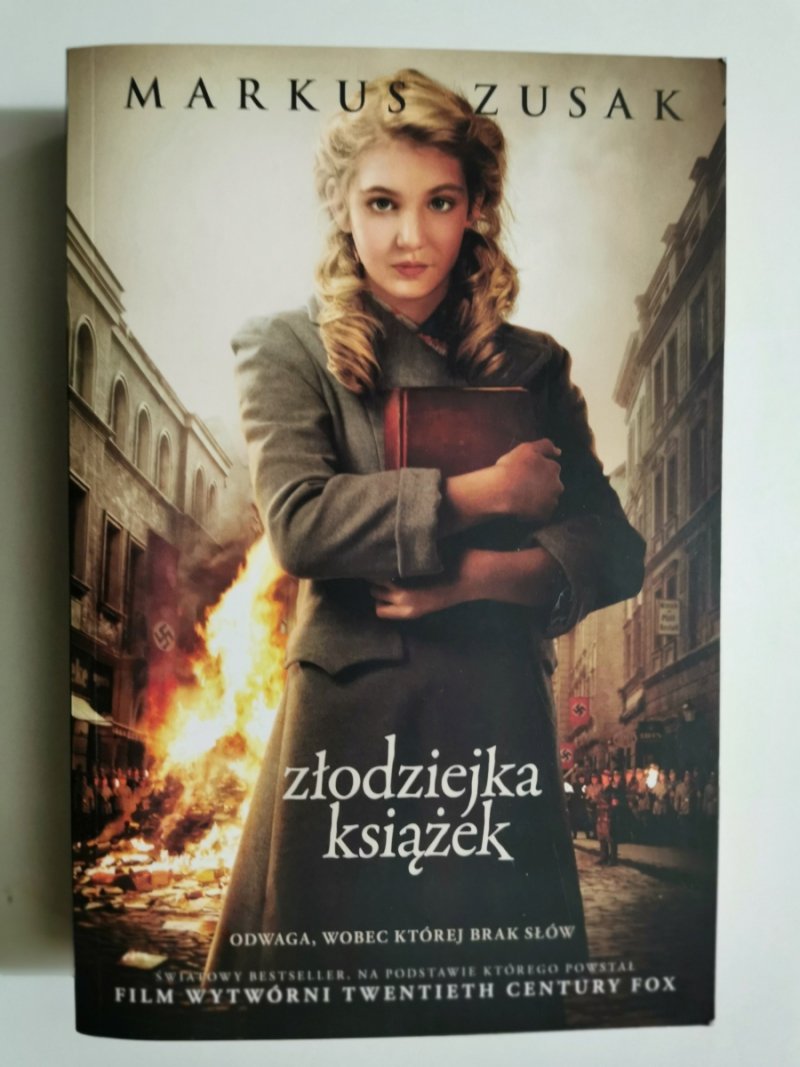 ZŁODZIEJKA KSIĄŻEK - Markus Zusak