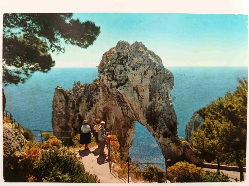 CAPRI ARCO NATURALE